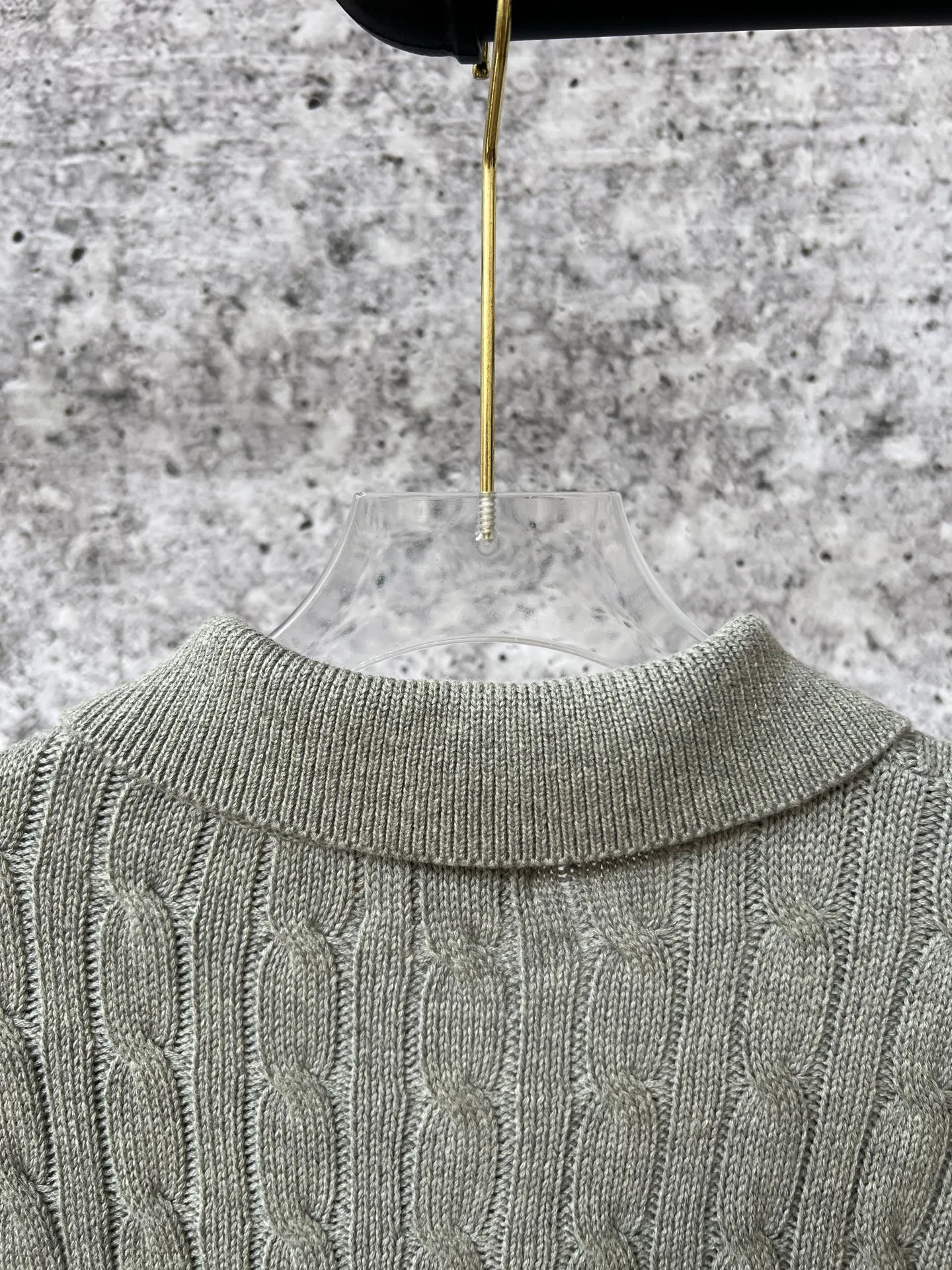 P240 Ralph Lauren fall lapel unisex polo sweater, made of the same pure cotton washed fabric as the original, all craftsmanship details restored to the original, buttoned lapel upper body with a lazy old money style
